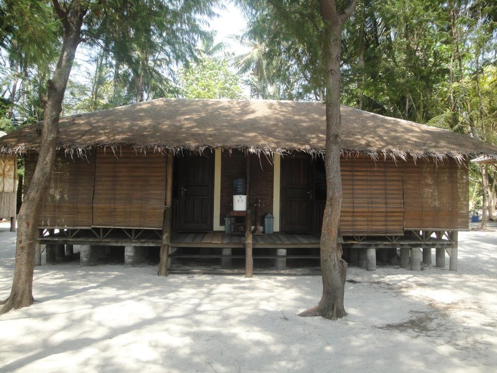Menjangan Resort カリムンジャワ エクステリア 写真